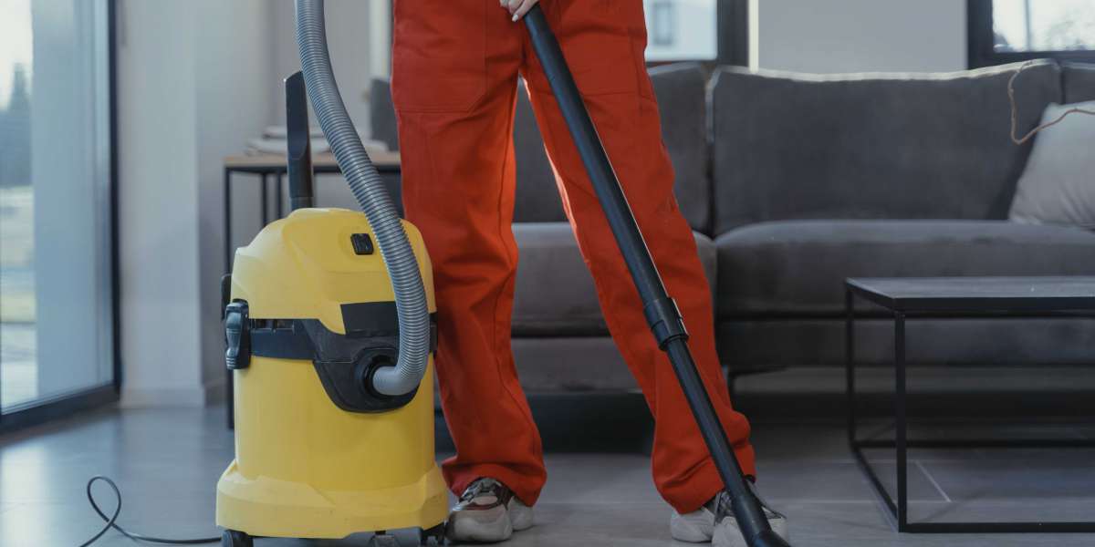 Highly Efficient Vacuum Cleaner For Cleaning Wet Carpet