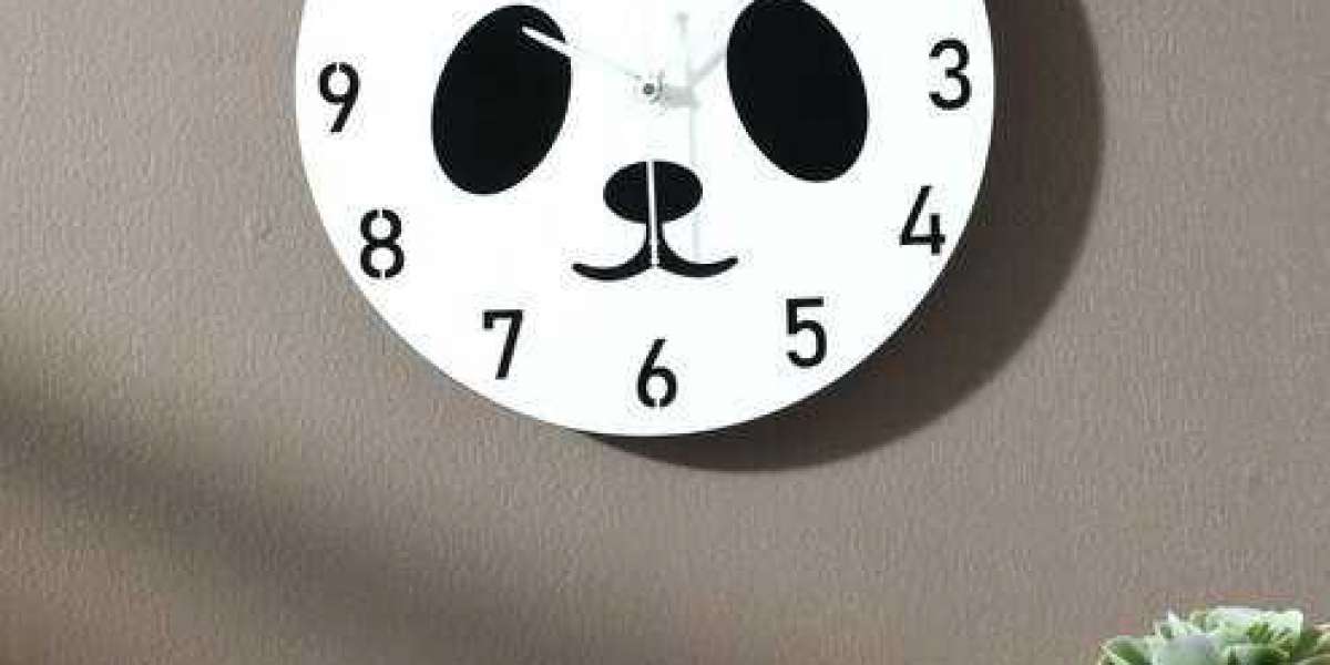 The underrated importance of table clocks at home