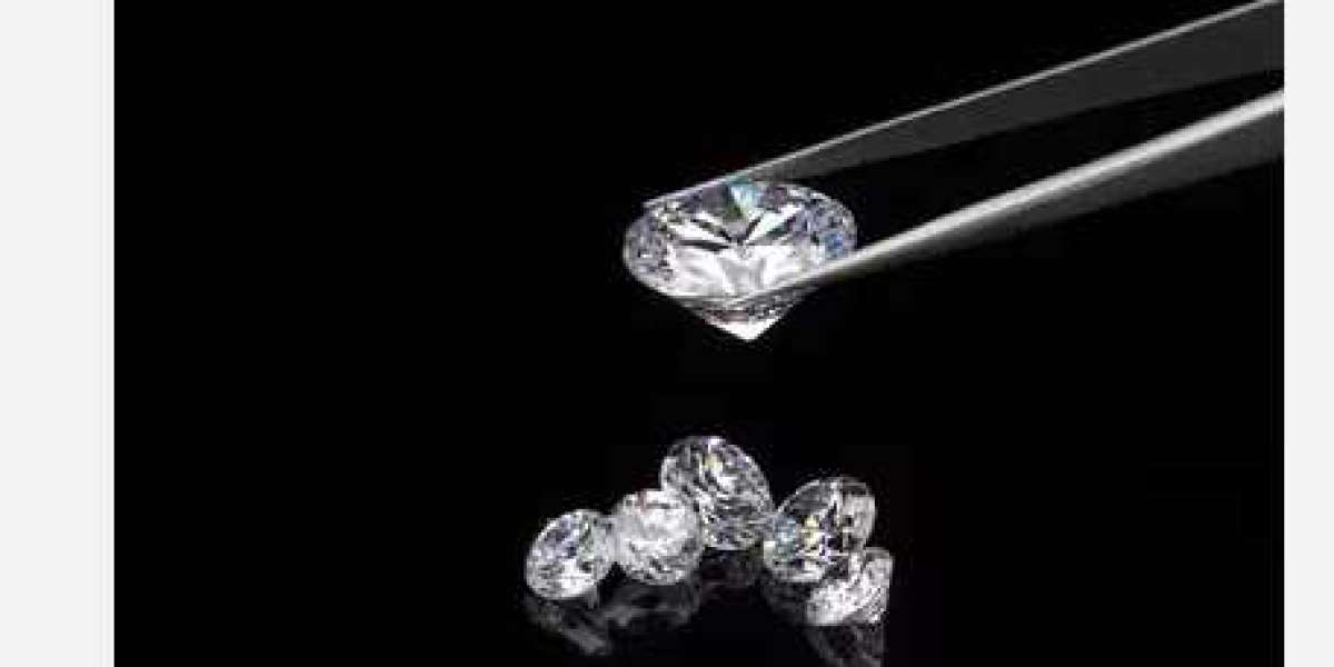 Lab Diamond Rings: Platinum vs. Gold - Which Shines Brighter?
