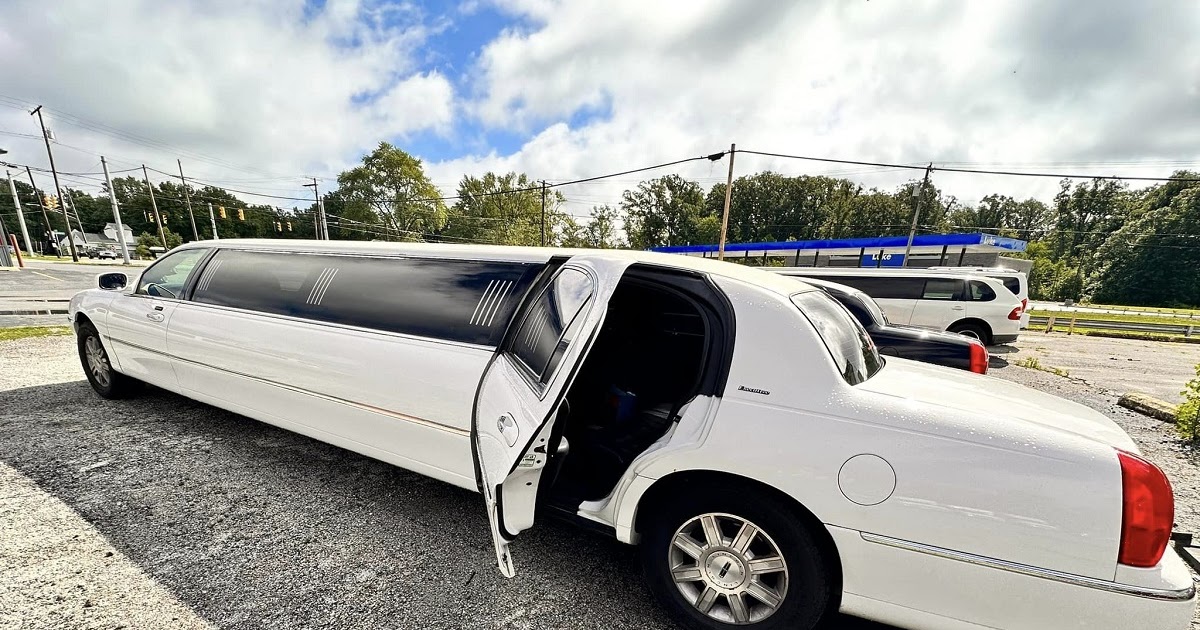 Business Feed: Special Occasions in Style: Limousine Service for Birthdays and Anniversaries in Crown Point