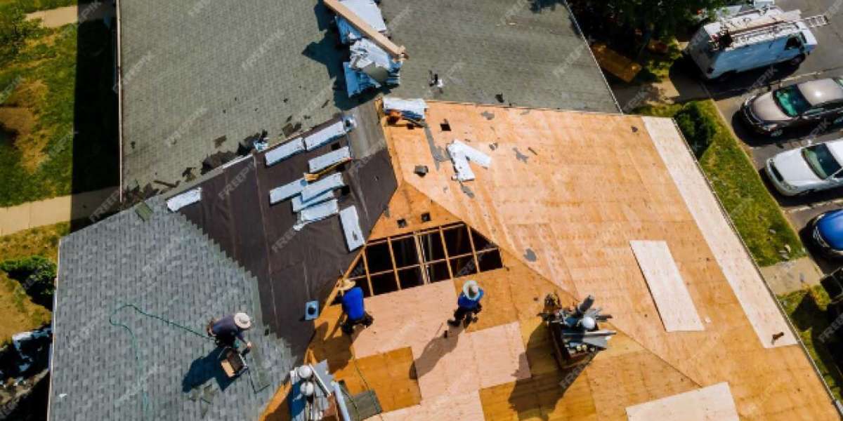 Choosing the Right Residential Roof Contractor for Your Place