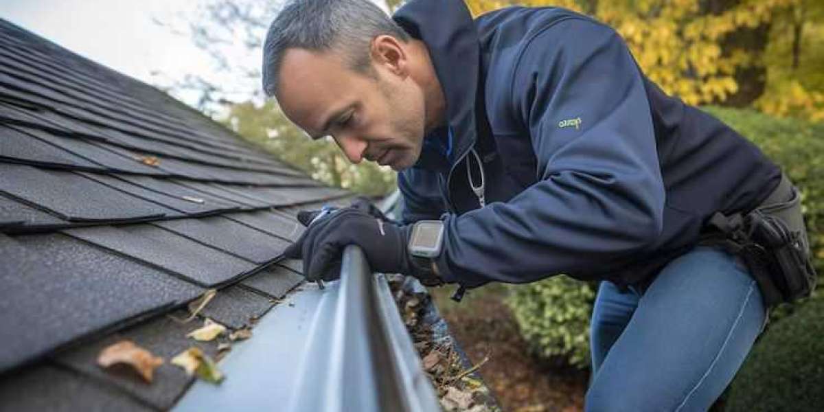 Top-Rated Gutter Cleaner London Services