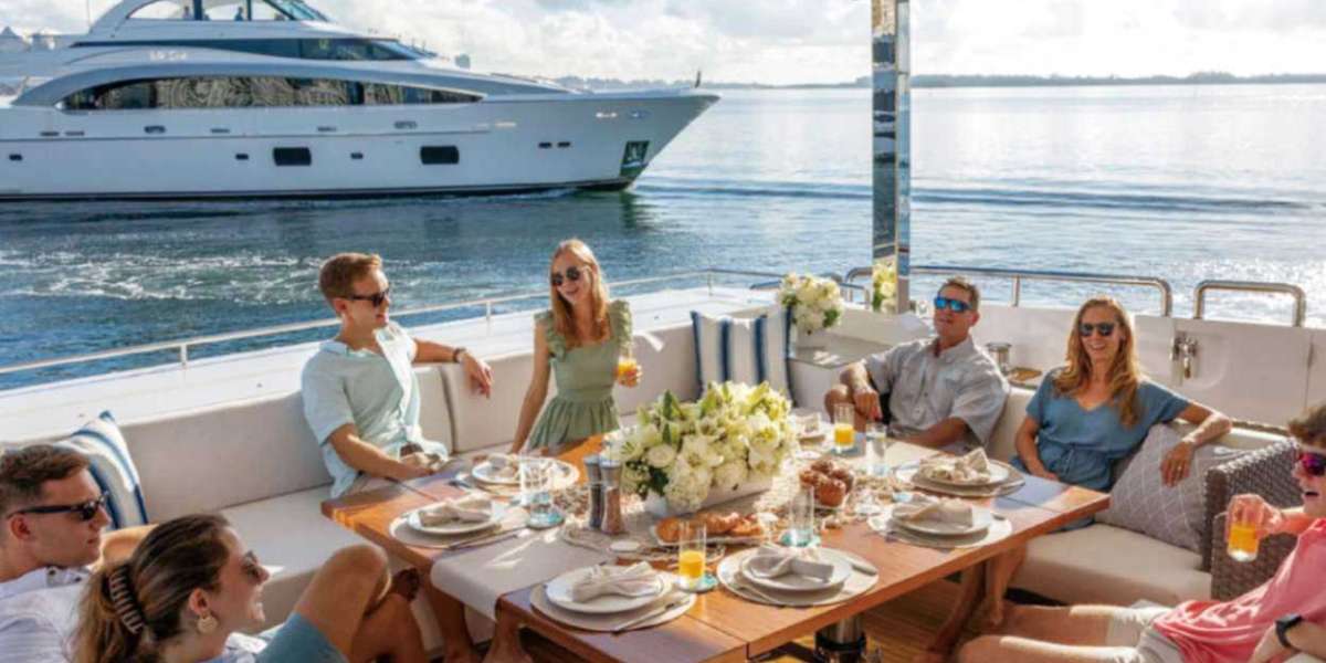 5 Budget-Friendly Tips for Renting a Yacht in Dubai