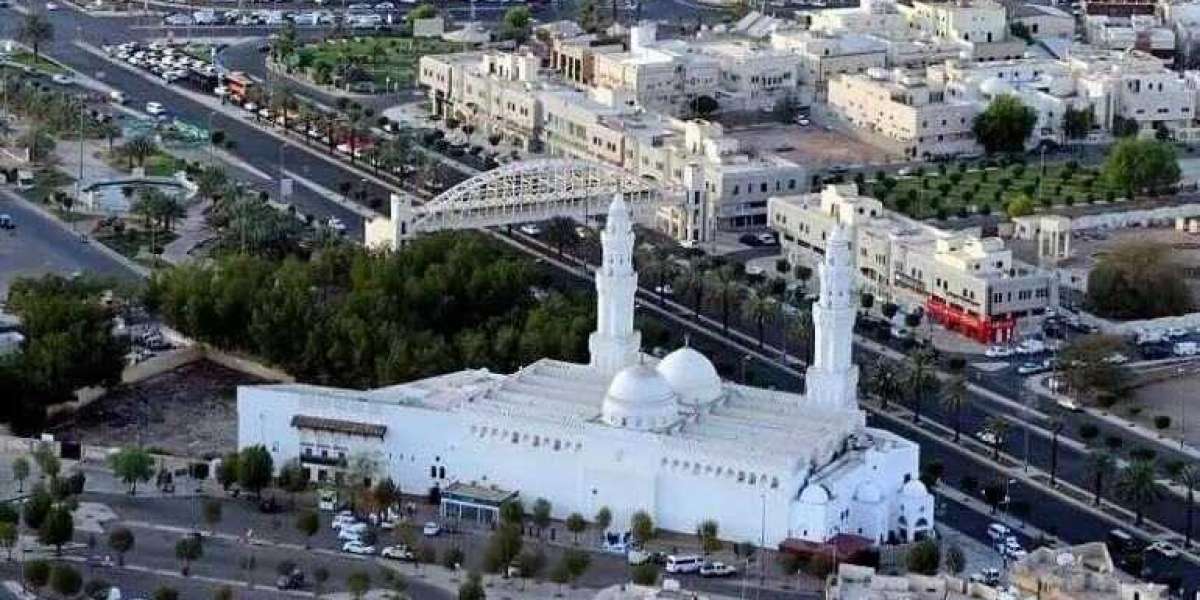 Discover Masjid Qiblatain: History and Unique Architecture