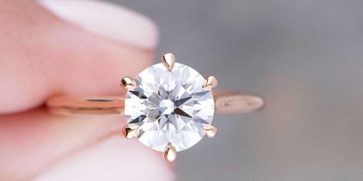 Top Tips for Buying an Engagement Ring