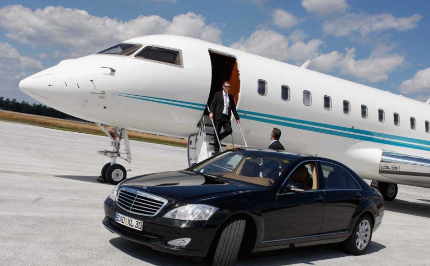 Hire Private Chauffeur Melbourne With 24/7 Services | Prime Chauffeur Cars