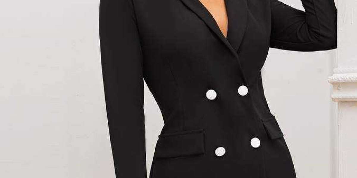 Dress Jackets to Keep You Warm and Chic at Holiday Parties