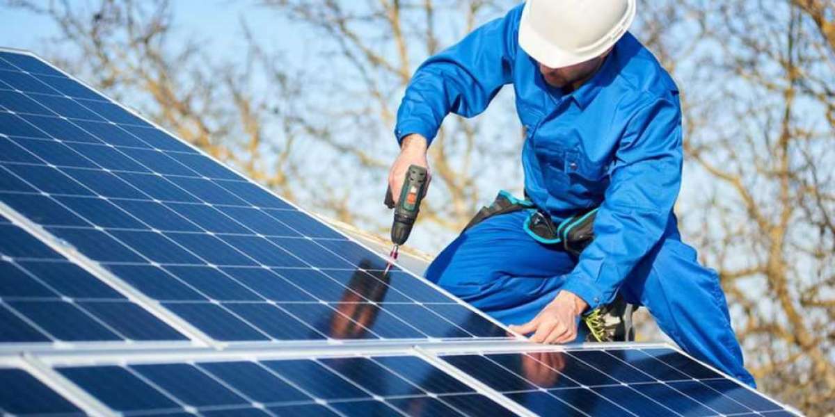 How to Minimize Workers' Compensation Costs in the Solar Industry